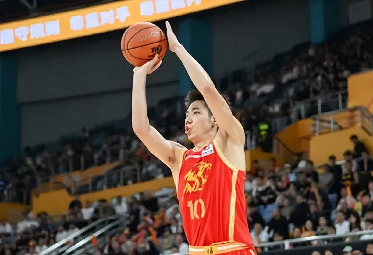 关于乐鱼体育:CBA夏季联赛，年轻球员崭露头角，未来可期！的信息