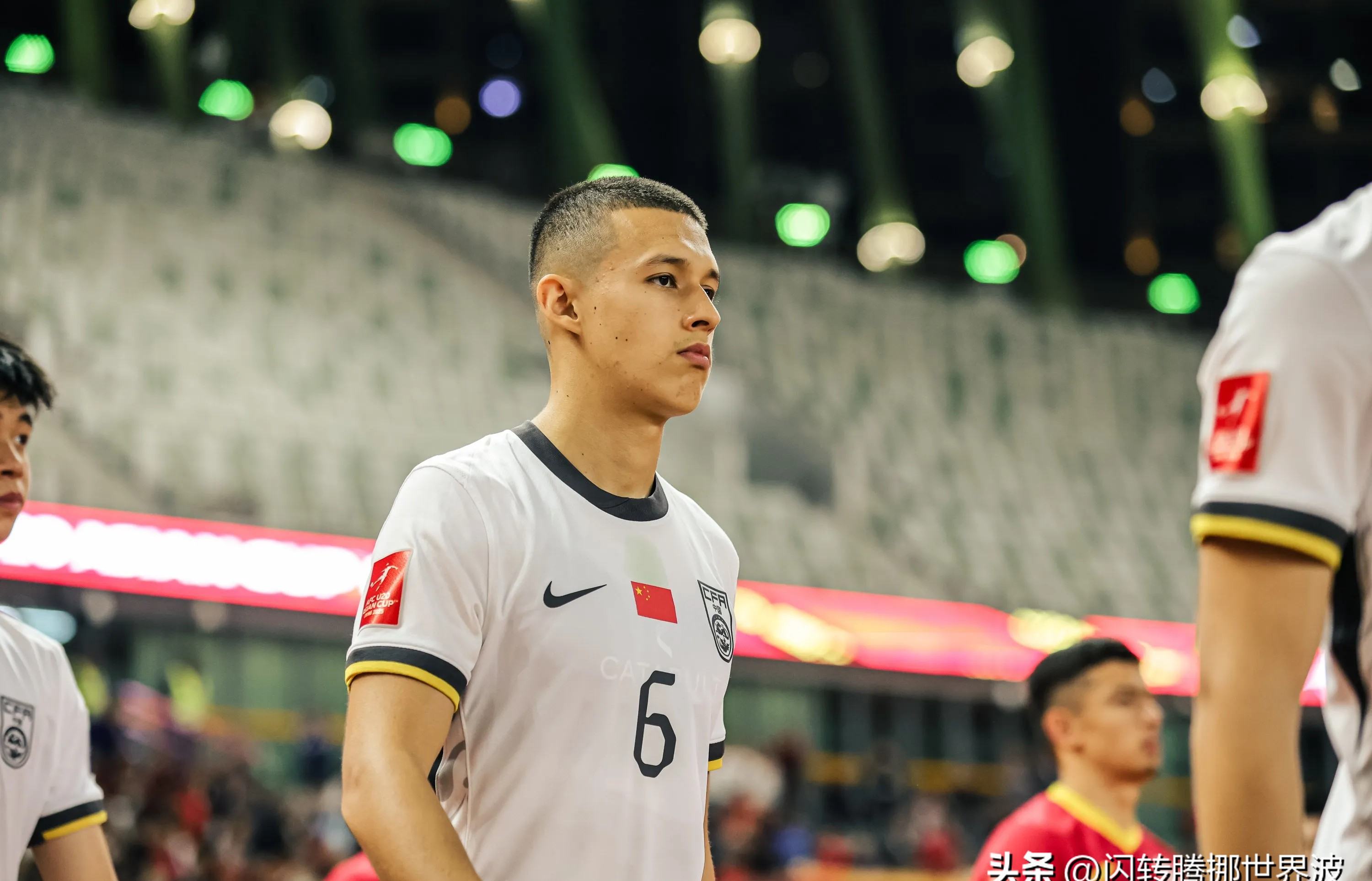 国足球员职业生涯中的高峰与低谷回顾的简单介绍
